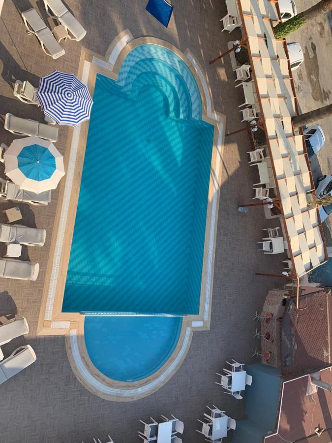 Holiday Hotel Kusadası Exterior foto